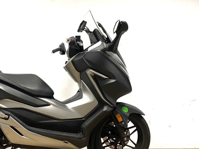 Comprar HONDA FORZA 300 2018 de segunda mano HONDA FORZA 300 2018 de segunda mano