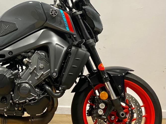 Comprar YAMAHA MT-09 2021 de segunda mano YAMAHA MT-09 2021 de segunda mano