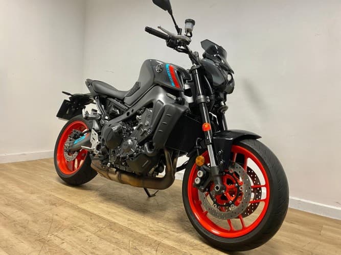 Comprar YAMAHA MT-09 2021 de segunda mano YAMAHA MT-09 2021 de segunda mano