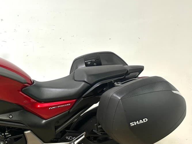 Comprar HONDA NC 750 S (A) 2015 de segunda mano HONDA NC 750 S (A) 2015 de segunda mano