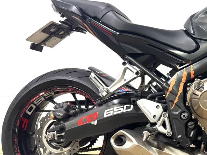 Comprar HONDA CB 650 F (A) 2018 de segunda mano HONDA CB 650 F (A) 2018 de segunda mano