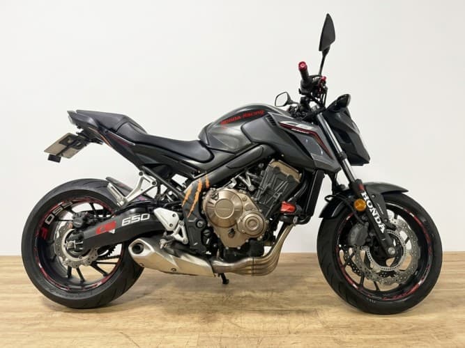 Comprar HONDA CB 650 F (A) 2018 de segunda mano HONDA CB 650 F (A) 2018 de segunda mano
