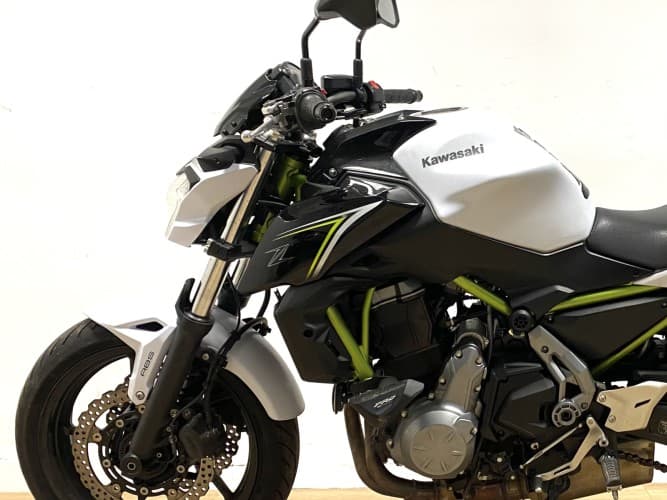 Comprar KAWASAKI Z 650 (A) 2018 de segunda mano KAWASAKI Z 650 (A) 2018 de segunda mano