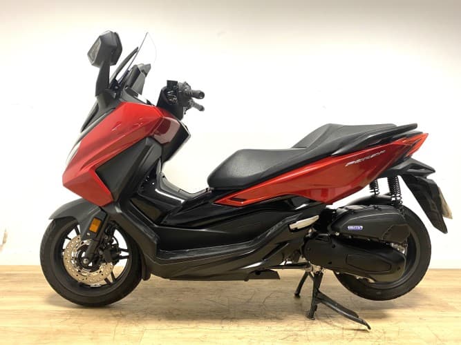 Comprar HONDA FORZA 125 2024 de segunda mano HONDA FORZA 125 2024 de segunda mano