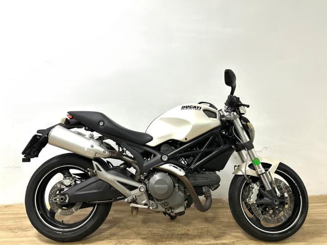 Comprar DUCATI MONSTER 696 (A) 2008 de segunda mano DUCATI MONSTER 696 (A) 2008 de segunda mano