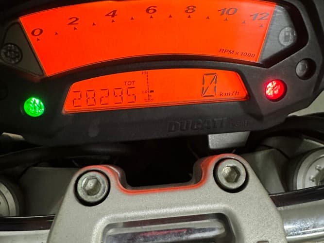 Comprar DUCATI MONSTER 696 (A) 2008 de segunda mano DUCATI MONSTER 696 (A) 2008 de segunda mano