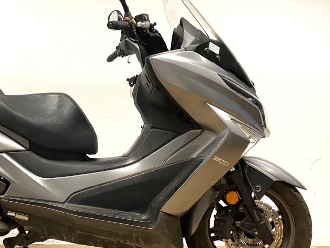 Comprar KYMCO GRAND DINK 300 2021 de segunda mano KYMCO GRAND DINK 300 2021 de segunda mano