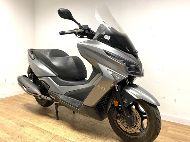 Comprar KYMCO GRAND DINK 300 2021 de segunda mano KYMCO GRAND DINK 300 2021 de segunda mano