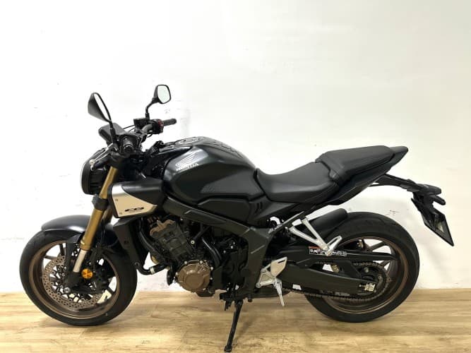 Comprar HONDA CB 650 R (A) 2024 de segunda mano HONDA CB 650 R (A) 2024 de segunda mano