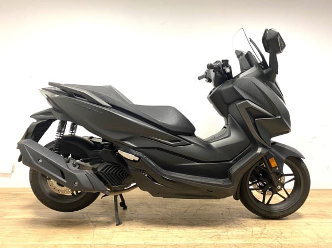 HONDA FORZA 125 2022 de segunda mano