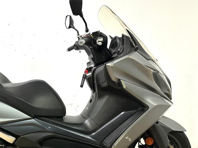 Comprar KYMCO SUPER DINK 125 2018 de segunda mano KYMCO SUPER DINK 125 2018 de segunda mano
