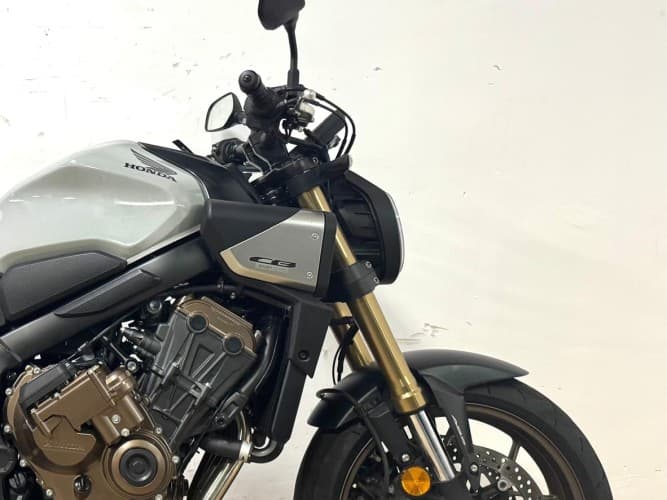 Comprar HONDA CB 650 R (A) 2024 de segunda mano HONDA CB 650 R (A) 2024 de segunda mano