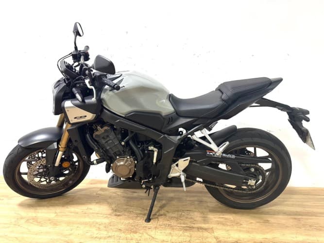 Comprar HONDA CB 650 R (A) 2024 de segunda mano HONDA CB 650 R (A) 2024 de segunda mano