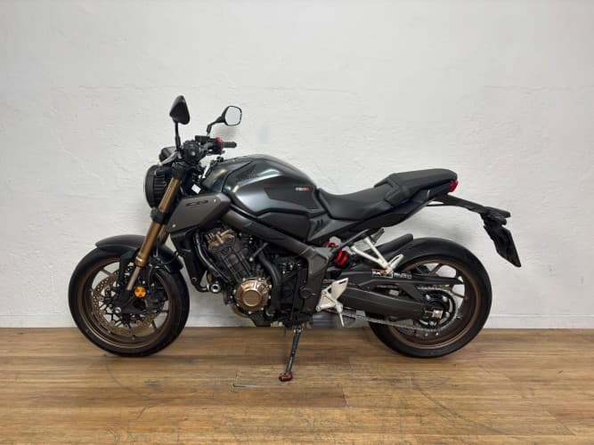 Comprar HONDA CB 650 R (A2) 2023 de segunda mano HONDA CB 650 R (A2) 2023 de segunda mano