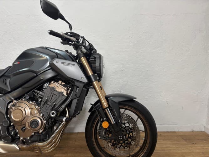 Comprar HONDA CB 650 R (A2) 2023 de segunda mano HONDA CB 650 R (A2) 2023 de segunda mano