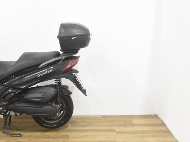 Comprar KYMCO GRAND DINK 125 2018 de segunda mano KYMCO GRAND DINK 125 2018 de segunda mano