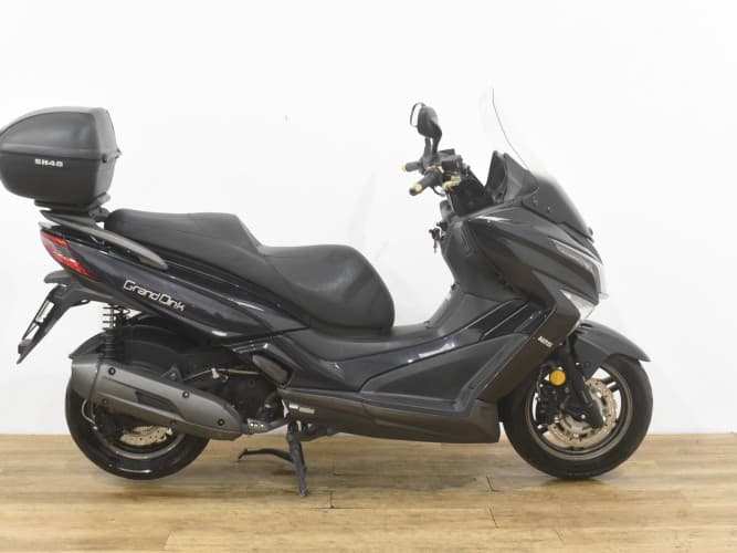 Comprar KYMCO GRAND DINK 125 2018 de segunda mano KYMCO GRAND DINK 125 2018 de segunda mano