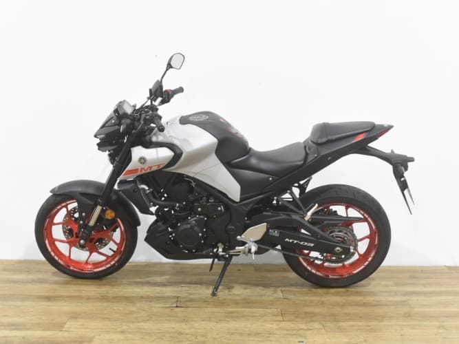 Comprar YAMAHA MT-03 2020 de segunda mano YAMAHA MT-03 2020 de segunda mano
