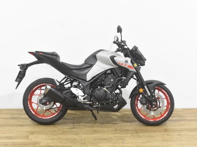 Comprar YAMAHA MT-03 2020 de segunda mano YAMAHA MT-03 2020 de segunda mano