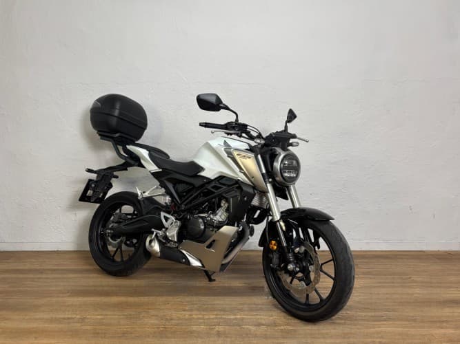 HONDA CB 125 R 2020 de segunda mano