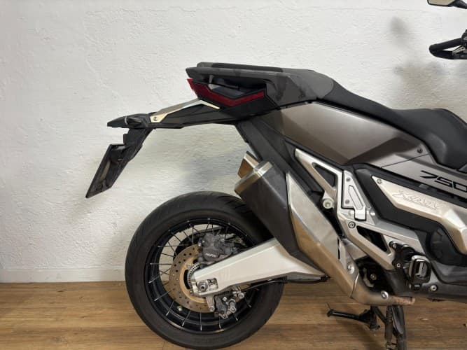 Comprar HONDA X-ADV 750 (A) 2018 de segunda mano HONDA X-ADV 750 (A) 2018 de segunda mano