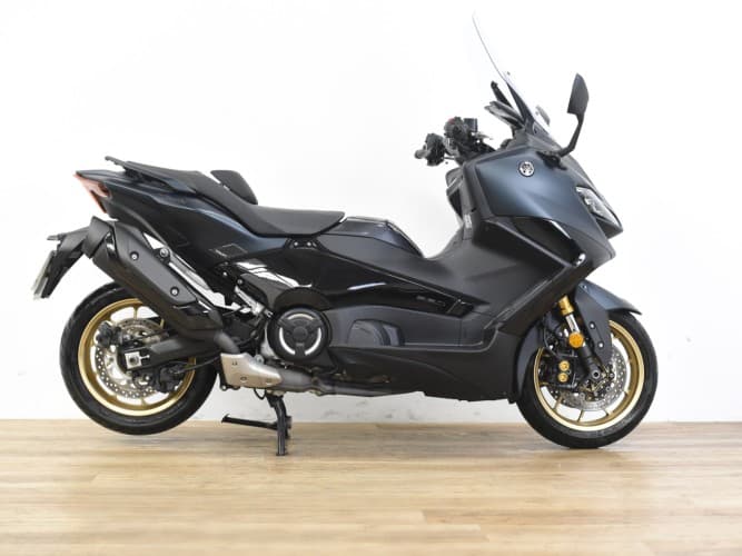 Comprar YAMAHA TMAX 560 TECH MAX 2022 de segunda mano YAMAHA TMAX 560 TECH MAX 2022 de segunda mano