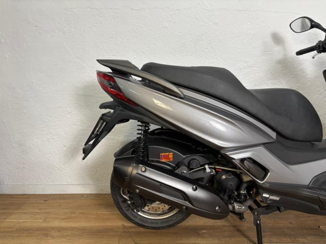 Comprar KYMCO GRAND DINK 125 2016 de segunda mano KYMCO GRAND DINK 125 2016 de segunda mano