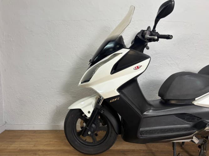 KYMCO SUPER DINK 125 2016 de segunda mano
