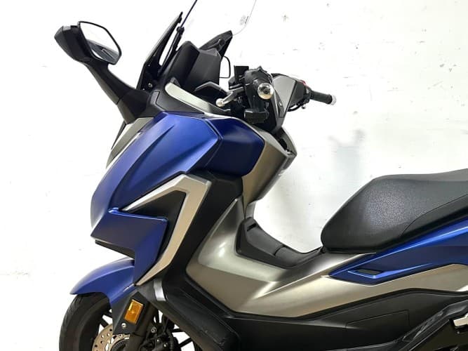 Comprar HONDA FORZA 350 2021 de segunda mano HONDA FORZA 350 2021 de segunda mano