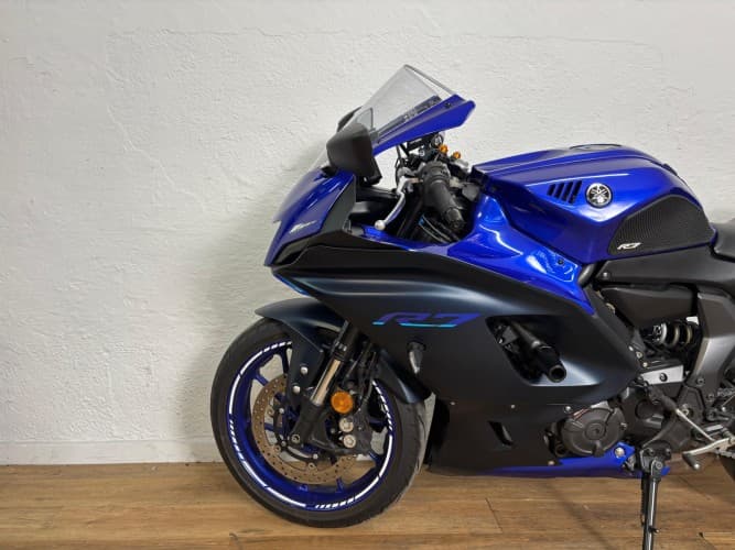 Comprar YAMAHA R7 (A2) 2023 de segunda mano YAMAHA R7 (A2) 2023 de segunda mano