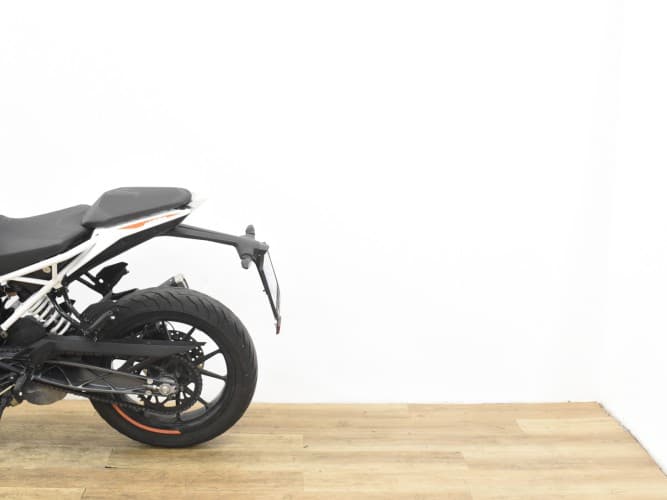 Comprar KTM DUKE 390 2023 de segunda mano KTM DUKE 390 2023 de segunda mano