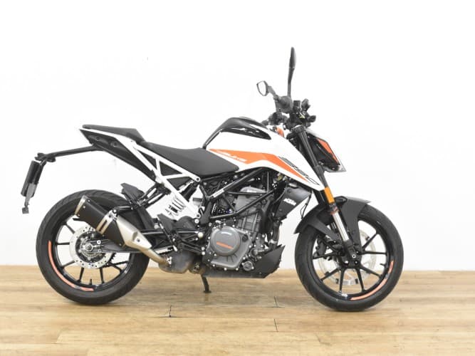 Comprar KTM DUKE 390 2023 de segunda mano KTM DUKE 390 2023 de segunda mano
