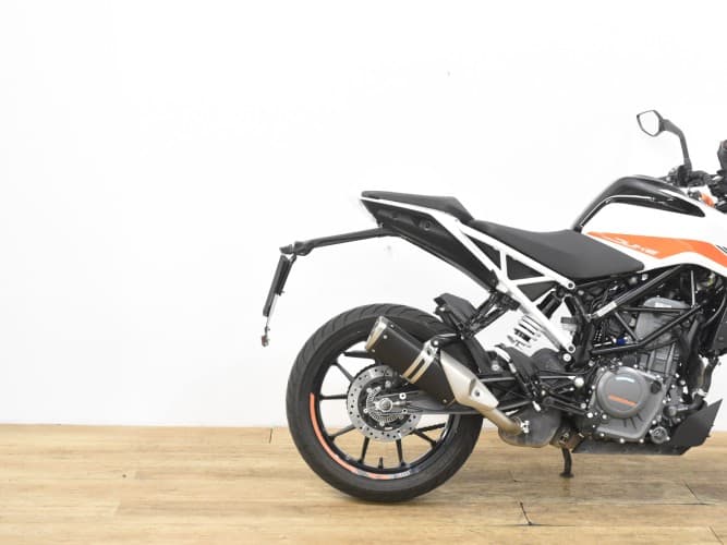 Comprar KTM DUKE 390 2023 de segunda mano KTM DUKE 390 2023 de segunda mano