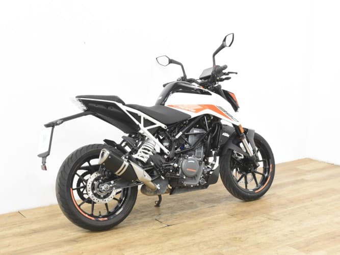 Comprar KTM DUKE 390 2023 de segunda mano KTM DUKE 390 2023 de segunda mano