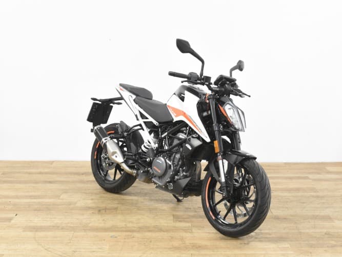 Comprar KTM DUKE 390 2023 de segunda mano KTM DUKE 390 2023 de segunda mano