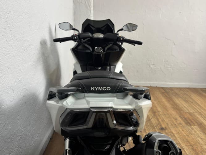 Comprar KYMCO AK 550 (A) 2017 de segunda mano KYMCO AK 550 (A) 2017 de segunda mano