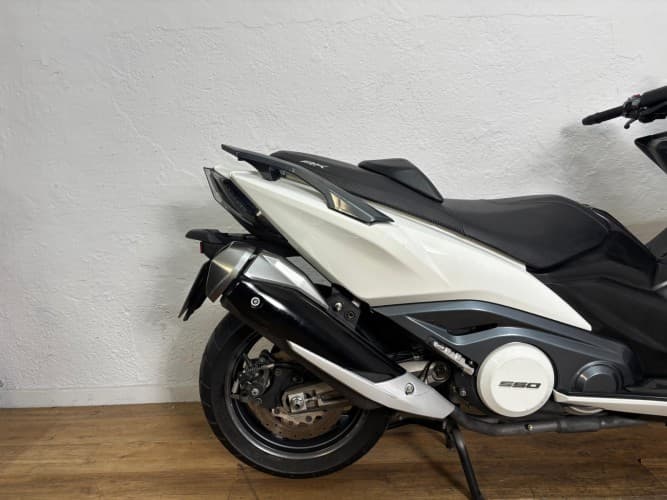 Comprar KYMCO AK 550 (A) 2017 de segunda mano KYMCO AK 550 (A) 2017 de segunda mano