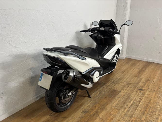 Comprar KYMCO AK 550 (A) 2017 de segunda mano KYMCO AK 550 (A) 2017 de segunda mano