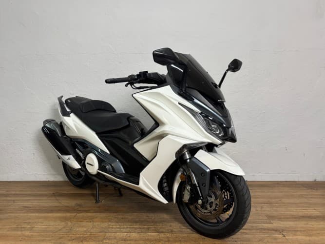 Comprar KYMCO AK 550 (A) 2017 de segunda mano KYMCO AK 550 (A) 2017 de segunda mano
