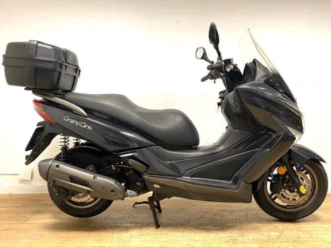 Comprar KYMCO GRAND DINK 125 2018 de segunda mano KYMCO GRAND DINK 125 2018 de segunda mano