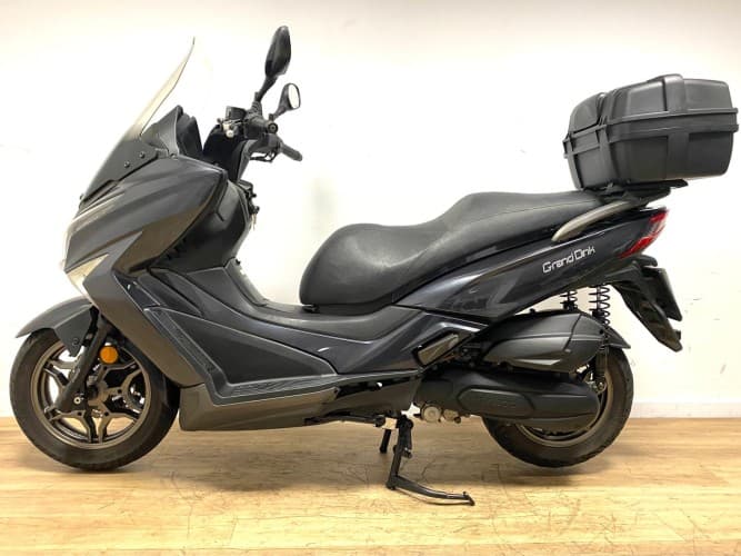 Comprar KYMCO GRAND DINK 125 2018 de segunda mano KYMCO GRAND DINK 125 2018 de segunda mano