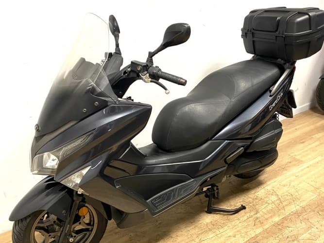Comprar KYMCO GRAND DINK 125 2018 de segunda mano KYMCO GRAND DINK 125 2018 de segunda mano