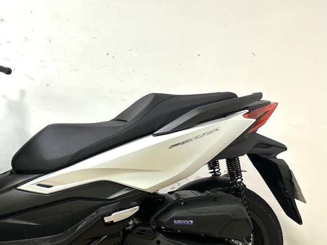 Comprar HONDA FORZA 125 (IVA DEDUCIBLE) 2025 de segunda mano HONDA FORZA 125 (IVA DEDUCIBLE) 2025 de segunda mano