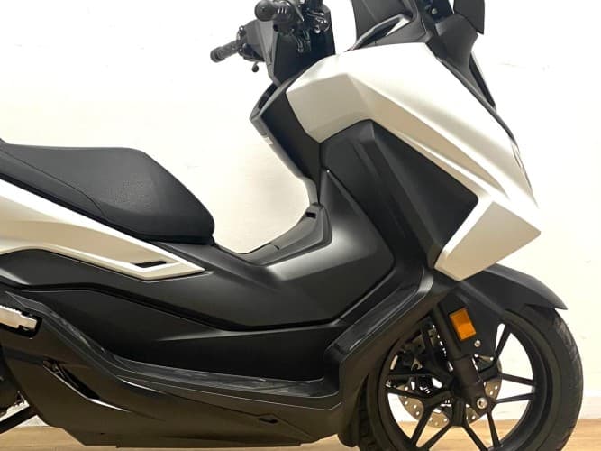Comprar HONDA FORZA 125 2025 de segunda mano HONDA FORZA 125 2025 de segunda mano