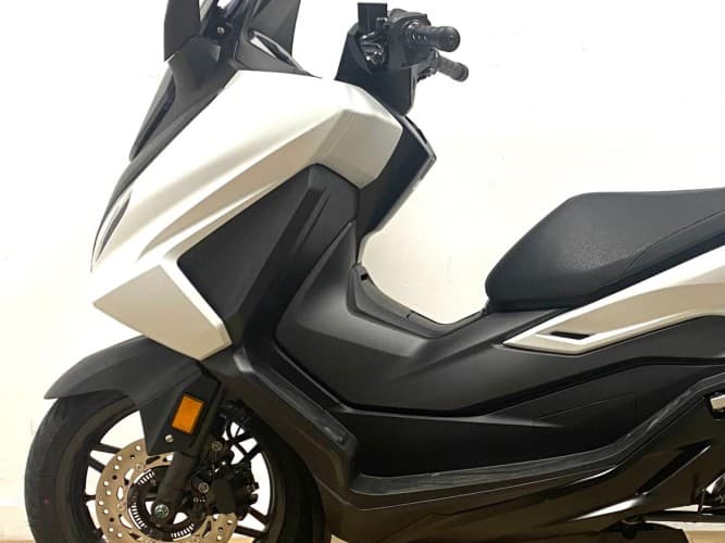 Comprar HONDA FORZA 125 (IVA DEDUCIBLE)(NUEVA 0KM-GARANT. 3AÑOS) 2025 de segunda mano HONDA FORZA 125 (IVA DEDUCIBLE)(NUEVA 0KM-GARANT. 3AÑOS) 2025 de segunda mano