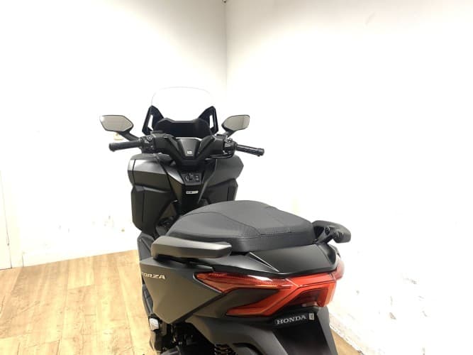 Comprar HONDA FORZA 125 (IVA DEDUCIBLE) 2025 de segunda mano HONDA FORZA 125 (IVA DEDUCIBLE) 2025 de segunda mano