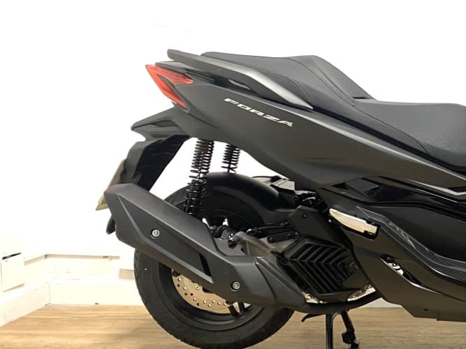 Comprar HONDA FORZA 125 (IVA DEDUCIBLE) 2025 de segunda mano HONDA FORZA 125 (IVA DEDUCIBLE) 2025 de segunda mano