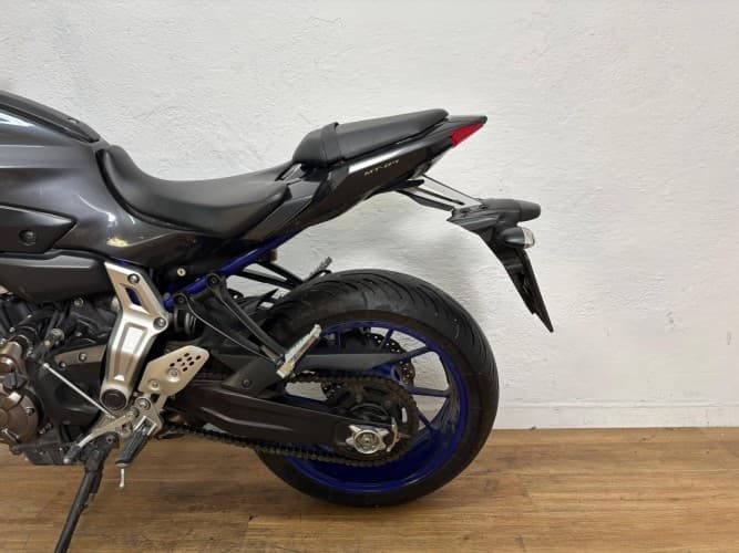 YAMAHA MT-07 (A) (ESCAPE HOMOLOGADO) 2015 de segunda mano
