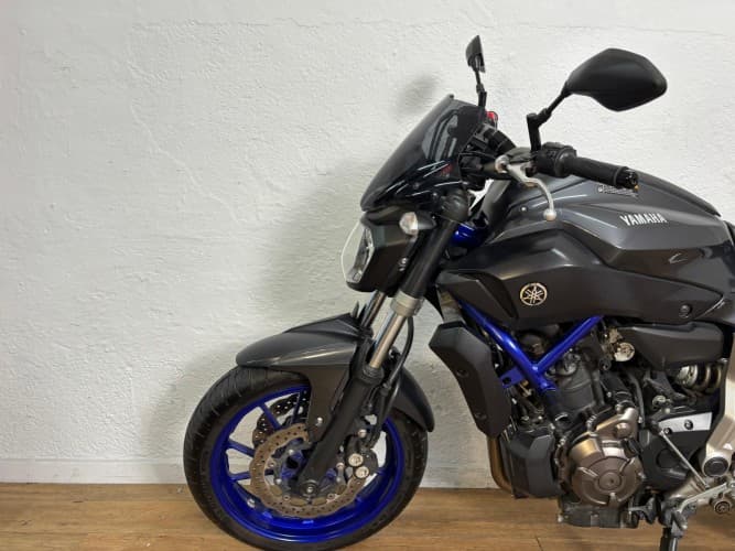YAMAHA MT-07 (A) (ESCAPE HOMOLOGADO) 2015 de segunda mano