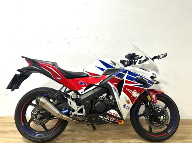 HONDA CBR 125 R 2016 de segunda mano